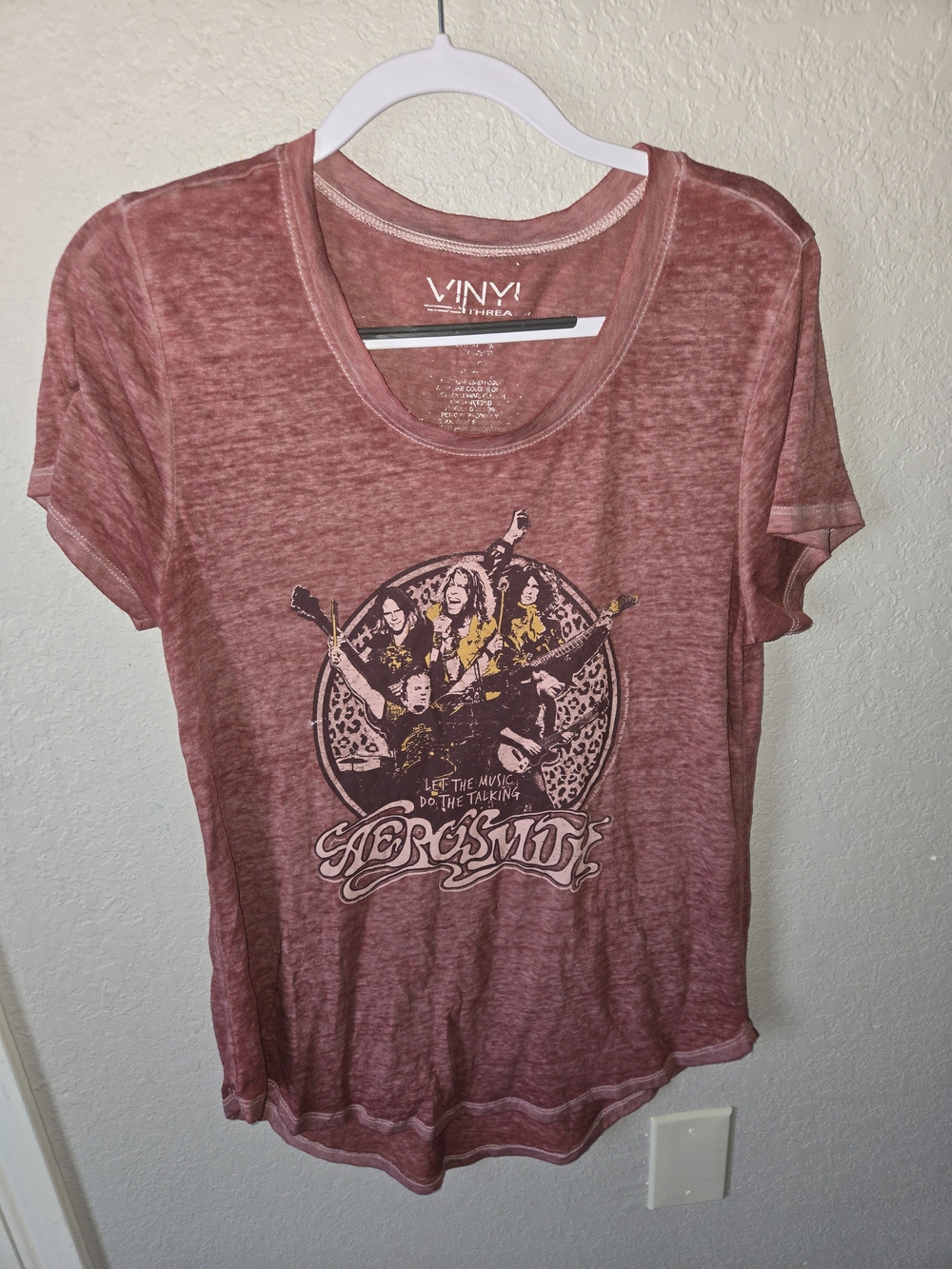 Vinyl Threads Maroon Aerosmith Tee - Large